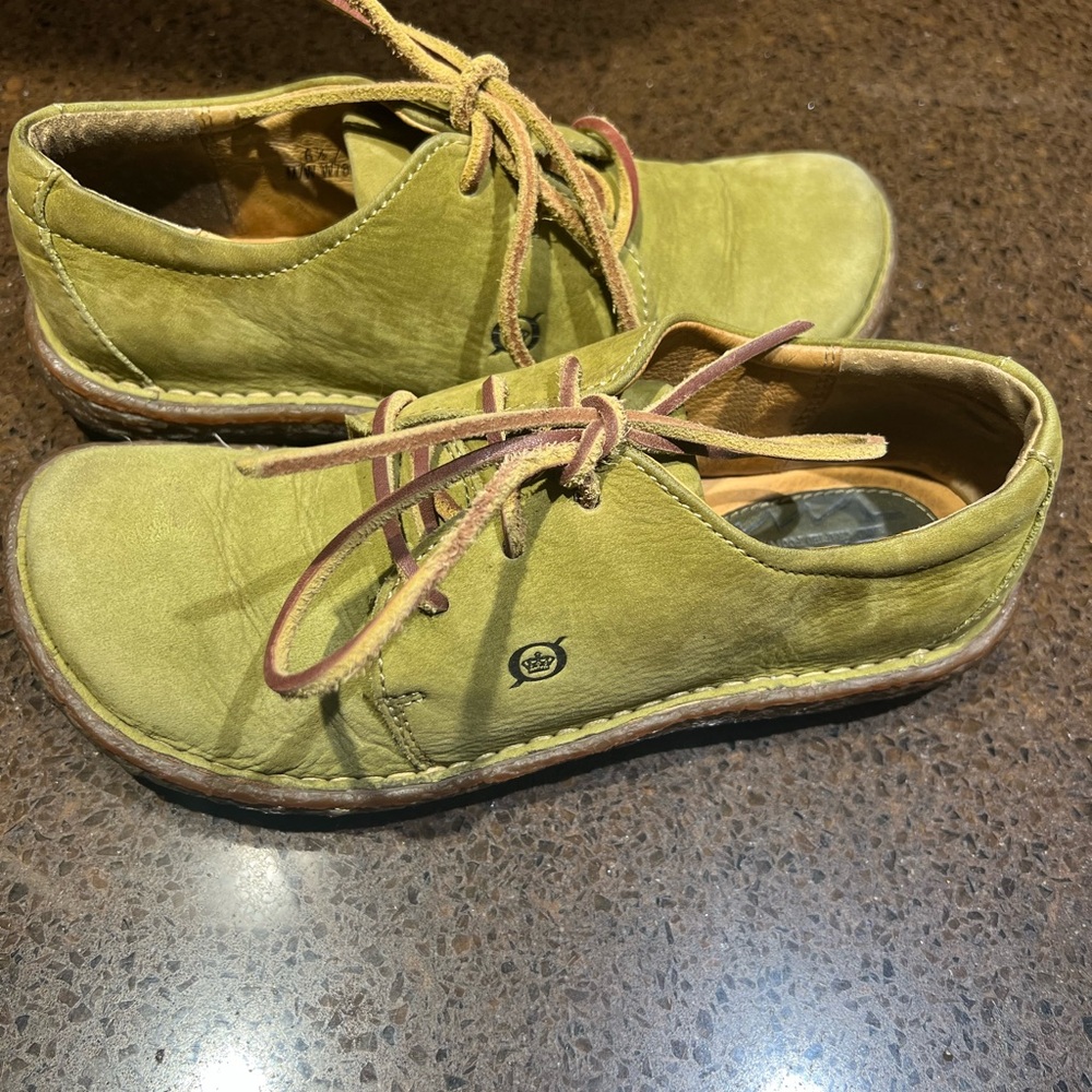 Born Oxford Women's Olive Green Suede Leather derby - Picture 8 of 8